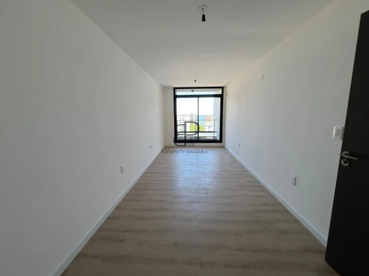 Alquiler Apartamento 2 Dormitorios Centro con balcon · Foto 2