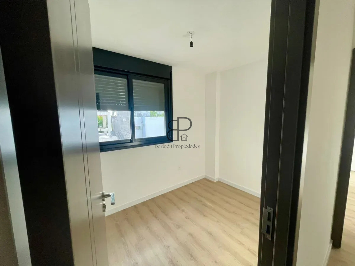 Alquiler Apartamento 2 Dormitorios Centro con balcon · Foto 7