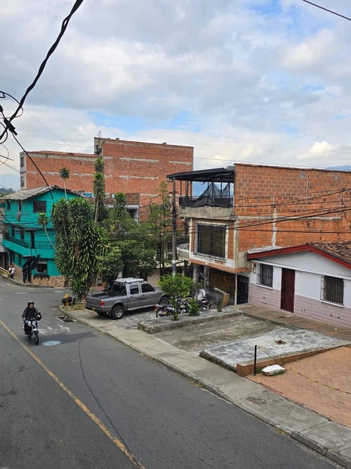 Casa de 4 alcobas en venta en Boston, Medellín, 123 m² · foto 4 de 10