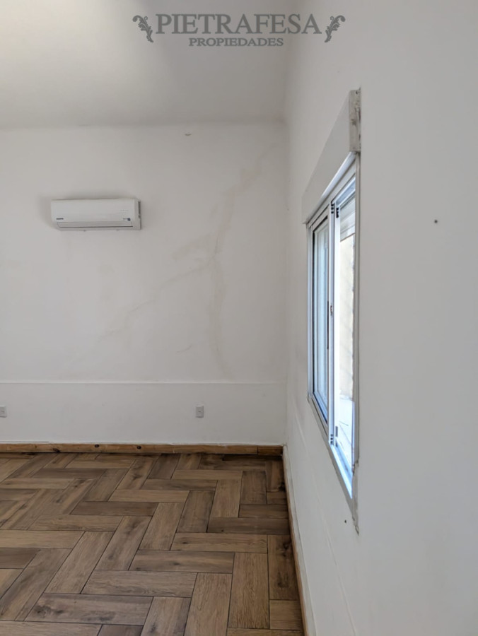 Gran casa en alquiler, 4 dormitorios, 2 baños, patio con parrillero, cochera. La Blanqueada. · Foto 8