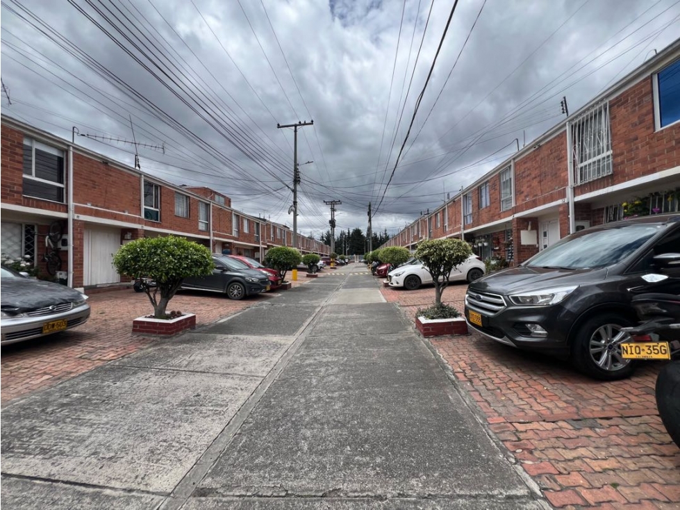 Casa en venta en Castilla, Bogotá · foto 2 de 24