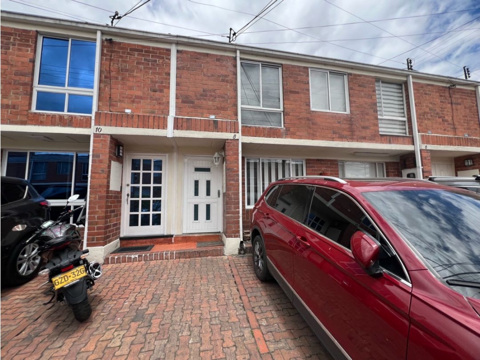 Casa en venta en Castilla, Bogotá · foto 3 de 24