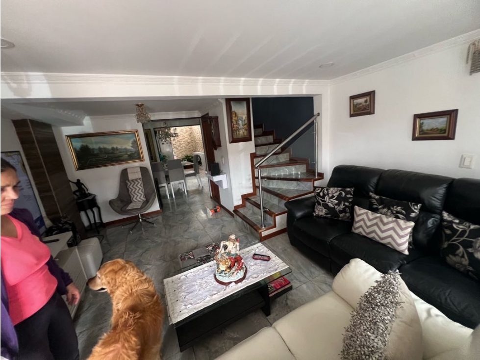 Casa en venta en Castilla, Bogotá · foto 4 de 24