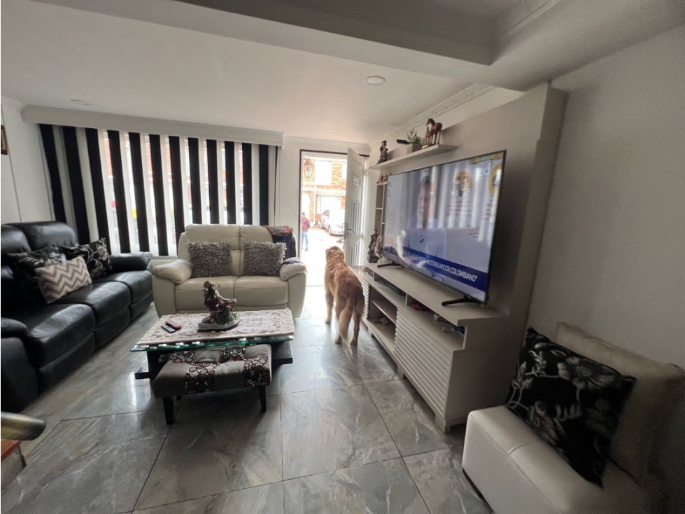 Casa en venta en Castilla, Bogotá · foto 8 de 24