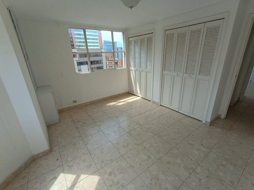 Apartamento en venta en El Poblado, Medellín · foto 5 de 17