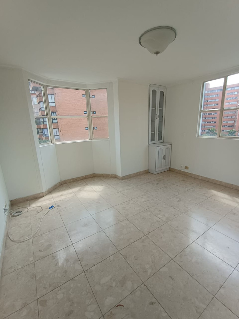 Apartamento en venta en El Poblado, Medellín · foto 8 de 17