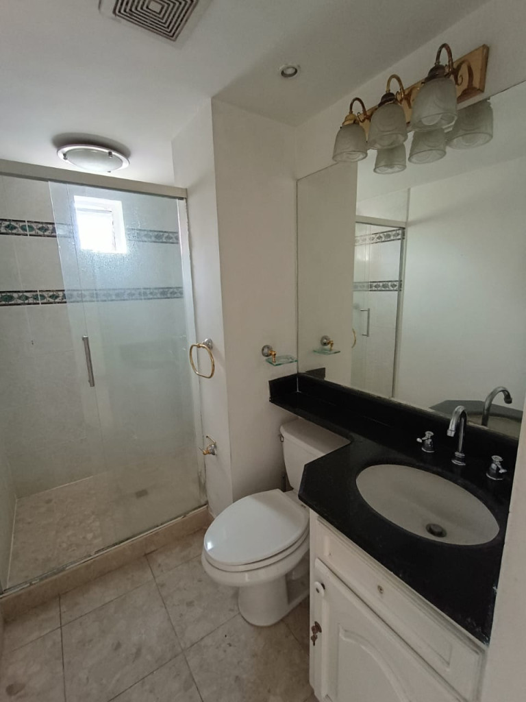 Apartamento en venta en El Poblado, Medellín · foto 10 de 17