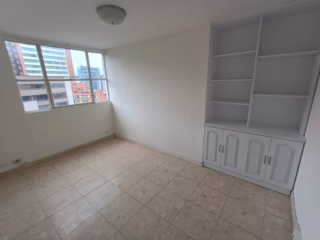 Apartamento en venta en El Poblado, Medellín · foto 14 de 17