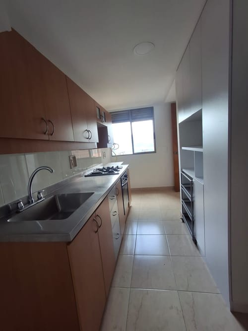 Apartamento de 3 alcobas en arriendo en Los Balsos, Medellín, 110 m² · foto 5 de 15