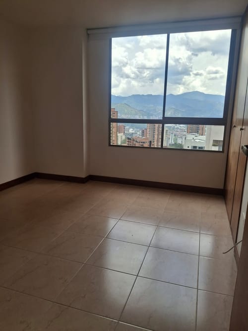 Apartamento de 3 alcobas en arriendo en Los Balsos, Medellín, 110 m² · foto 7 de 15
