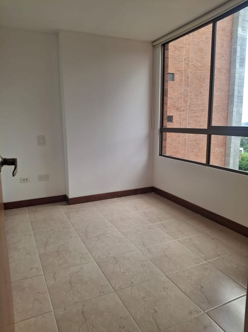 Apartamento de 3 alcobas en arriendo en Los Balsos, Medellín, 110 m² · foto 9 de 15