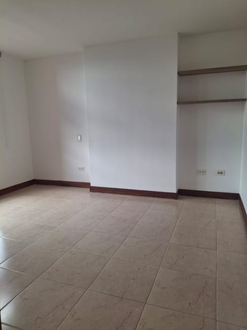 Apartamento de 3 alcobas en arriendo en Los Balsos, Medellín, 110 m² · foto 11 de 15