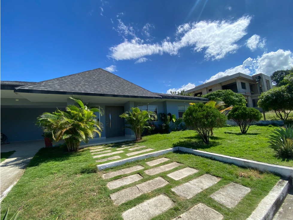 Casa en venta en Bonda, Santa Marta · foto 2 de 24