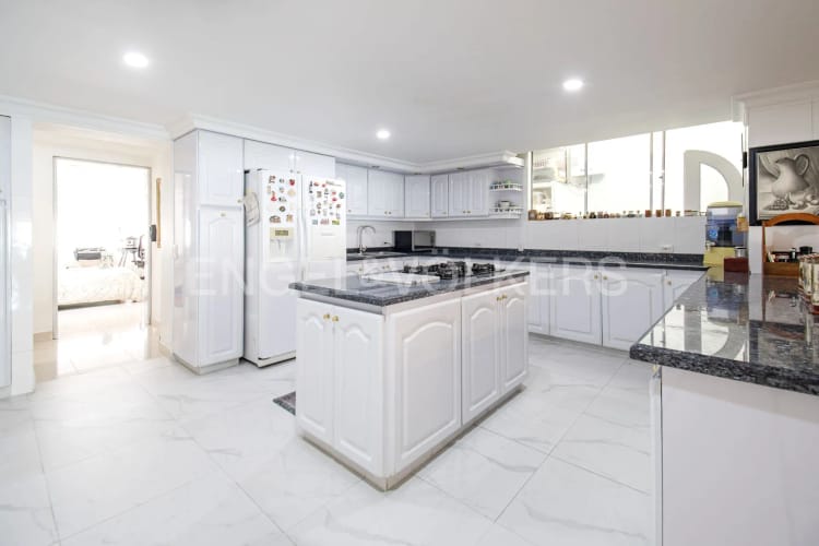 Apartamento en venta en Santa Barbara, Bogotá · foto 8 de 22