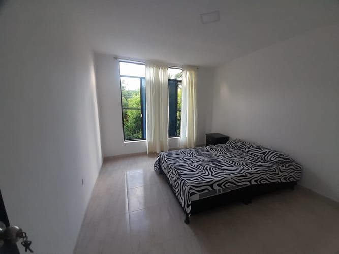 Casa de 4 alcobas en venta en Ricaurte, 178 m² · foto 5 de 8