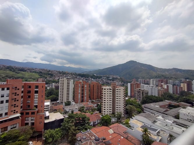 Apartamento de 4 alcobas en venta en Santa Teresita, Cali, 147 m² · foto 22 de 22