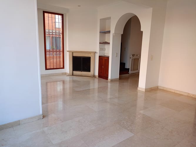 Casa en venta en Colina Campestre, Bogotá · foto 2 de 24