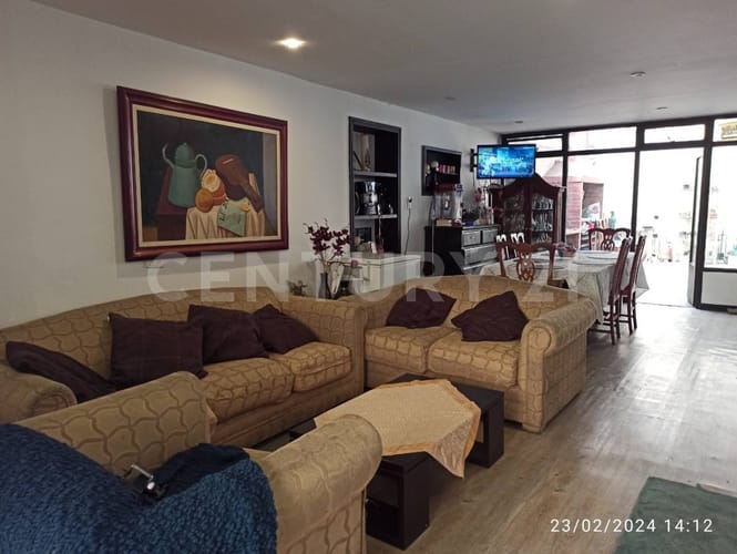 Casa de 4 alcobas en venta en Quinta Paredes, Bogotá, 240 m² · foto 2 de 22
