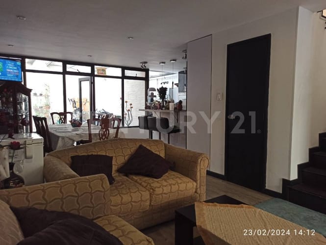 Casa de 4 alcobas en venta en Quinta Paredes, Bogotá, 240 m² · foto 4 de 22