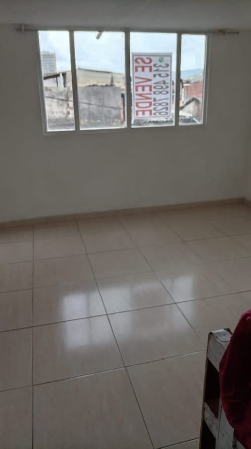 Casa de 6 alcobas en venta en Las Ferias, Bogotá, 210 m² · foto 10 de 19