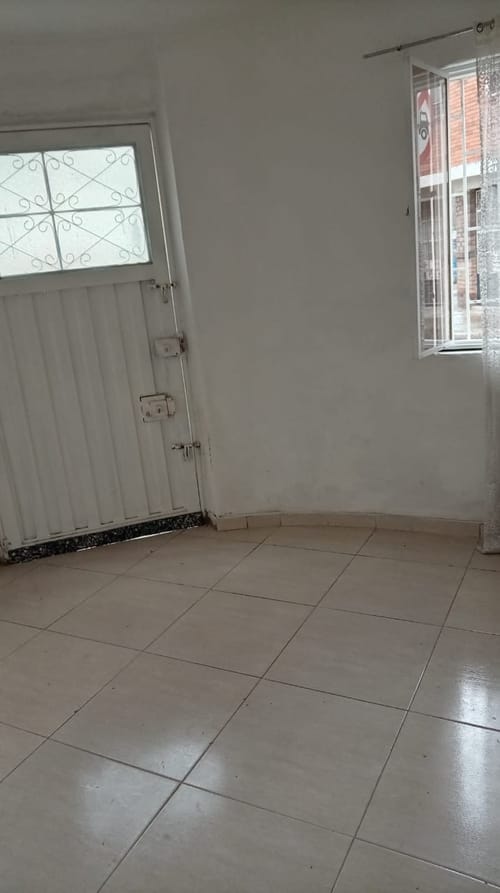 Casa de 6 alcobas en venta en Las Ferias, Bogotá, 210 m² · foto 13 de 19