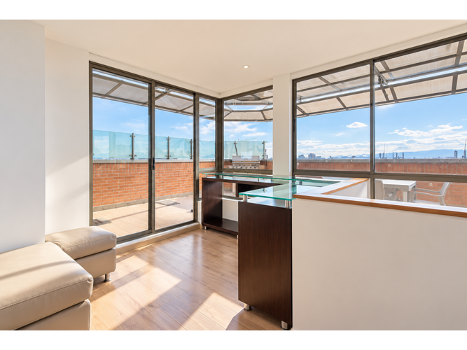 Apartamento de 3 alcobas en arriendo en Cerros De Los Alpes, Bogotá, 250 m² · foto 19 de 24