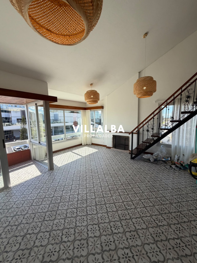 Amplio apartamento de 1 dormitorio y medio alquiler anual. · Foto 3