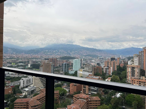 Apartamento en arriendo en Lalinde, Medellín · foto 15 de 18