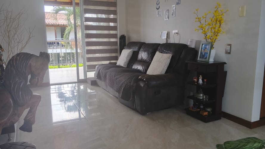 Casa de 3 alcobas en venta en Las Mercedes, Jamundí, 210 m² · foto 2 de 23