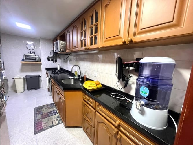 Apartamento de 3 alcobas en venta en Santa Barbara Occidental, Bogotá, 109 m² · foto 3 de 13
