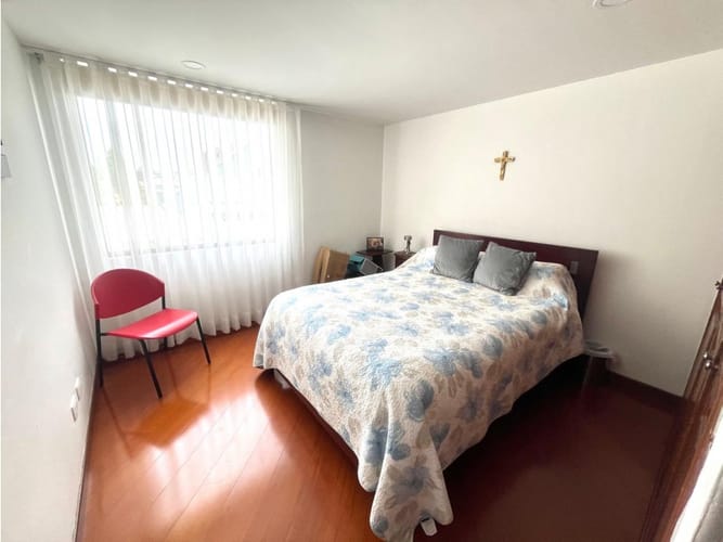 Apartamento de 3 alcobas en venta en Santa Barbara Occidental, Bogotá, 109 m² · foto 5 de 13