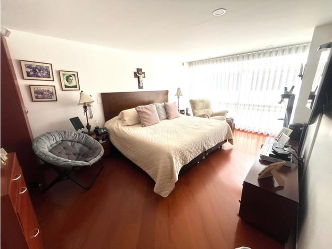 Apartamento de 3 alcobas en venta en Santa Barbara Occidental, Bogotá, 109 m² · foto 7 de 13