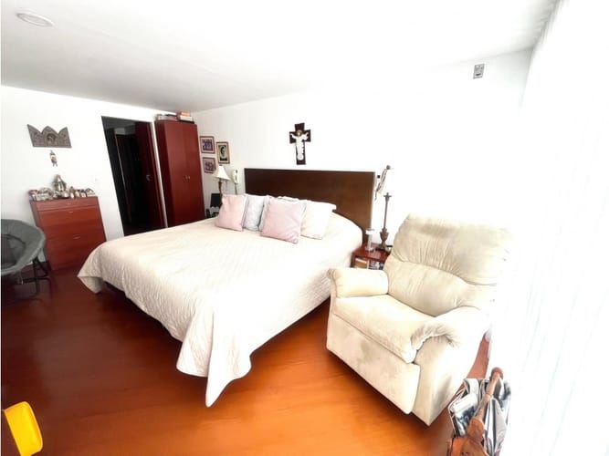 Apartamento de 3 alcobas en venta en Santa Barbara Occidental, Bogotá, 109 m² · foto 8 de 13
