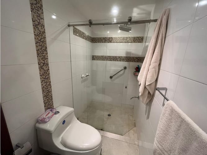 Apartamento de 3 alcobas en venta en Santa Barbara Occidental, Bogotá, 109 m² · foto 11 de 13