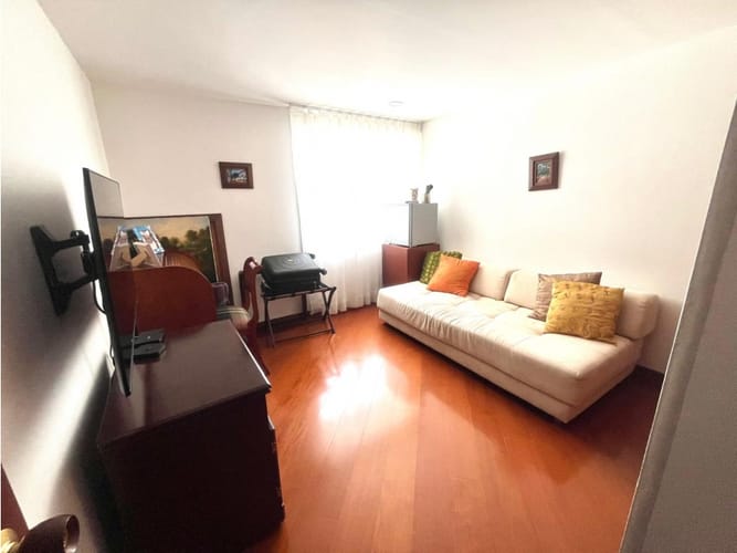 Apartamento de 3 alcobas en venta en Santa Barbara Occidental, Bogotá, 109 m² · foto 12 de 13