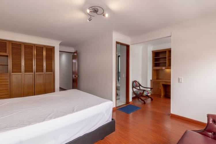 Apartamento de 3 alcobas en venta en Chico, Bogotá, 270 m² · foto 11 de 20