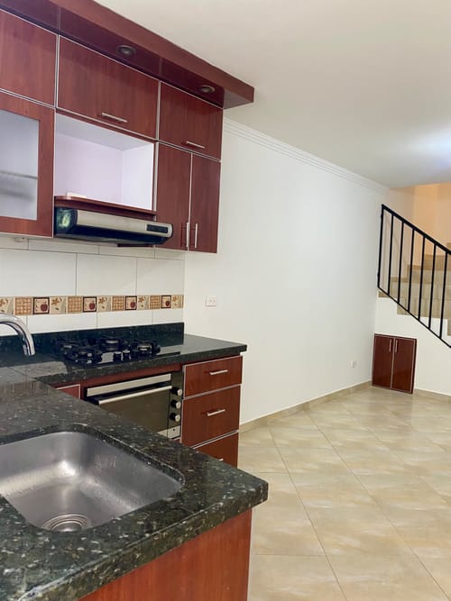 Casa de 6 alcobas en venta en Lindaraja, Bogotá, 132 m² · foto 8 de 24