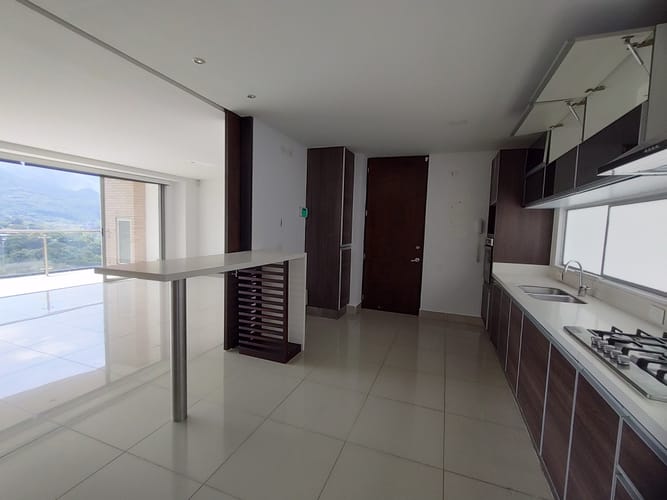 Apartamento de 4 alcobas en venta en Aguacatal, Cali, 200 m² · foto 19 de 24