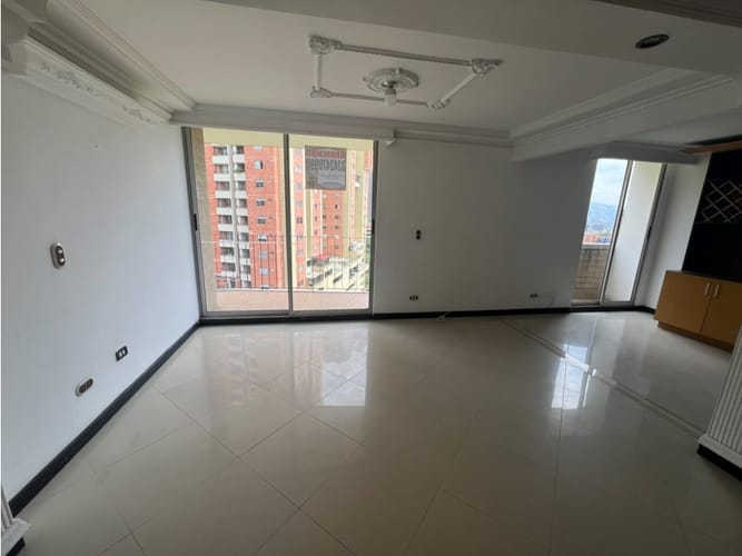 Apartamento de 2 alcobas en arriendo en Vía Las Palmas, Medellín, 76 m² · foto 2 de 20