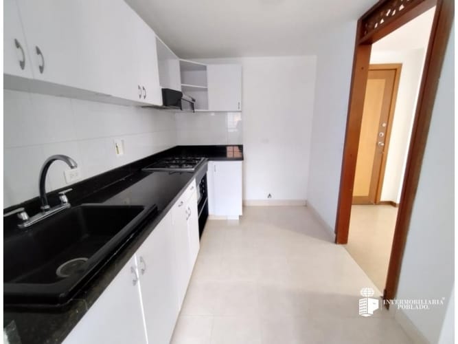 Apartamento de 3 alcobas en arriendo en Vizcaya, Medellín, 100 m² · foto 9 de 23