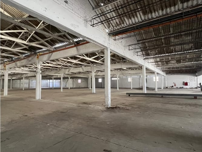 Bodega en arriendo en Zona Industrial No. 1, Itagüí, 2400 m² · foto 3 de 15