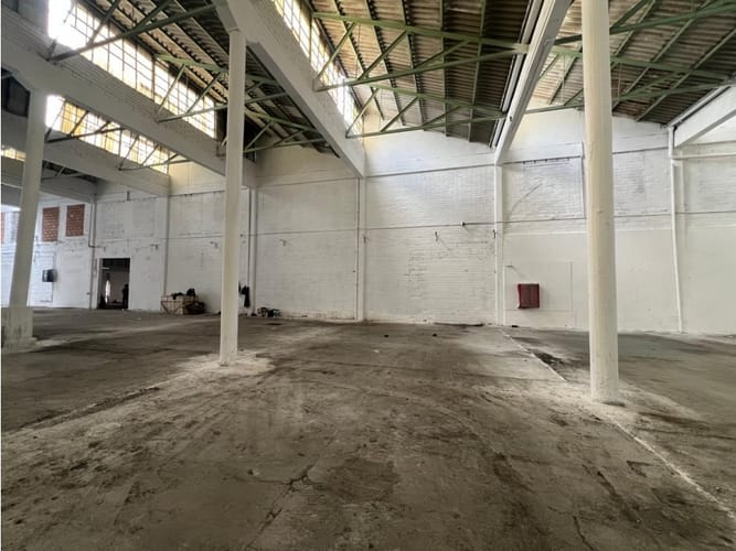 Bodega en arriendo en Zona Industrial No. 1, Itagüí, 2400 m² · foto 6 de 15