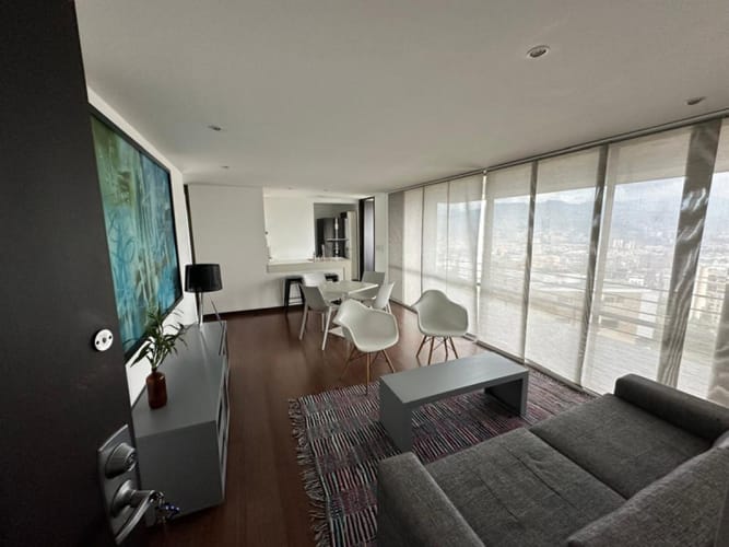 Apartamento de 1 alcoba en arriendo en San Lucas, Medellín, 95 m² · foto 2 de 17