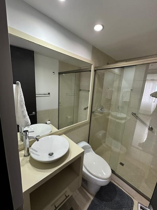 Apartamento de 1 alcoba en arriendo en San Lucas, Medellín, 95 m² · foto 10 de 17
