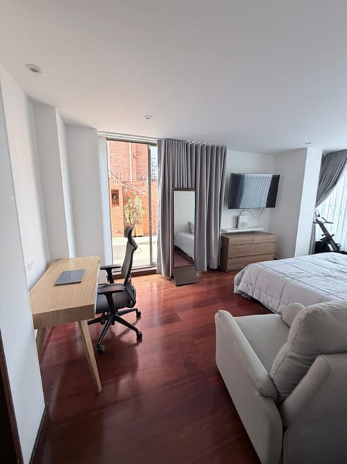Apartaestudio en venta en Chicó Navarra, Bogotá, 71 m² · foto 3 de 24