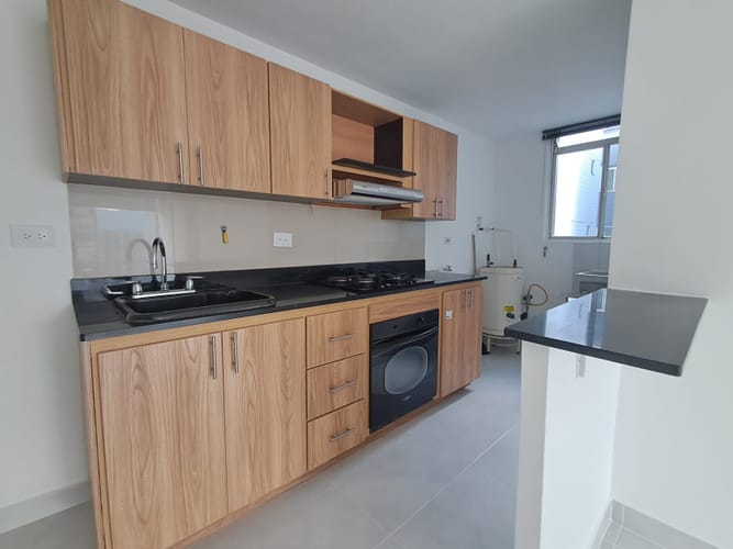 Apartamento de 3 alcobas en arriendo en Castropol, Medellín, 46 m² · foto 3 de 19