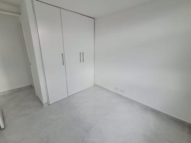 Apartamento de 3 alcobas en arriendo en Castropol, Medellín, 46 m² · foto 13 de 19
