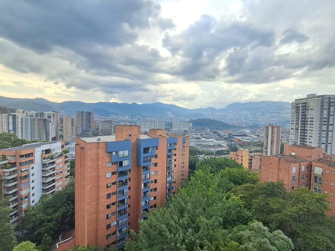 Apartamento de 3 alcobas en arriendo en Castropol, Medellín, 46 m² · foto 19 de 19