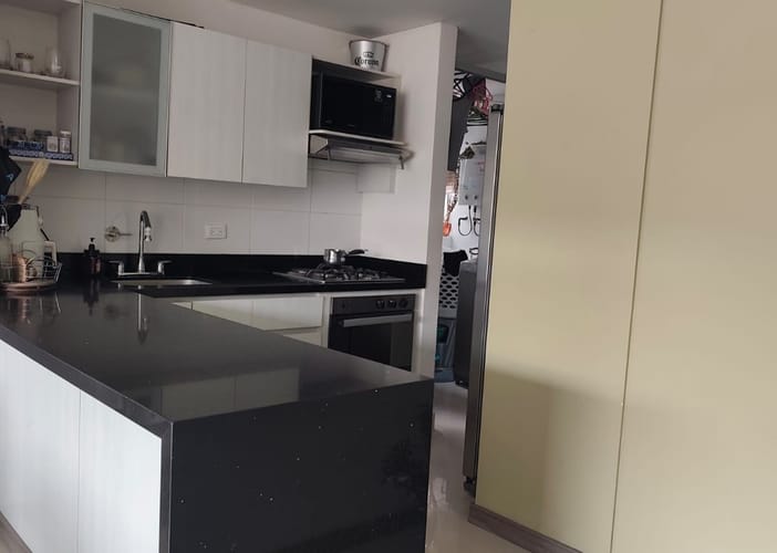Apartamento de 3 alcobas en arriendo en Villa Carlota, Medellín, 110 m² · foto 4 de 21