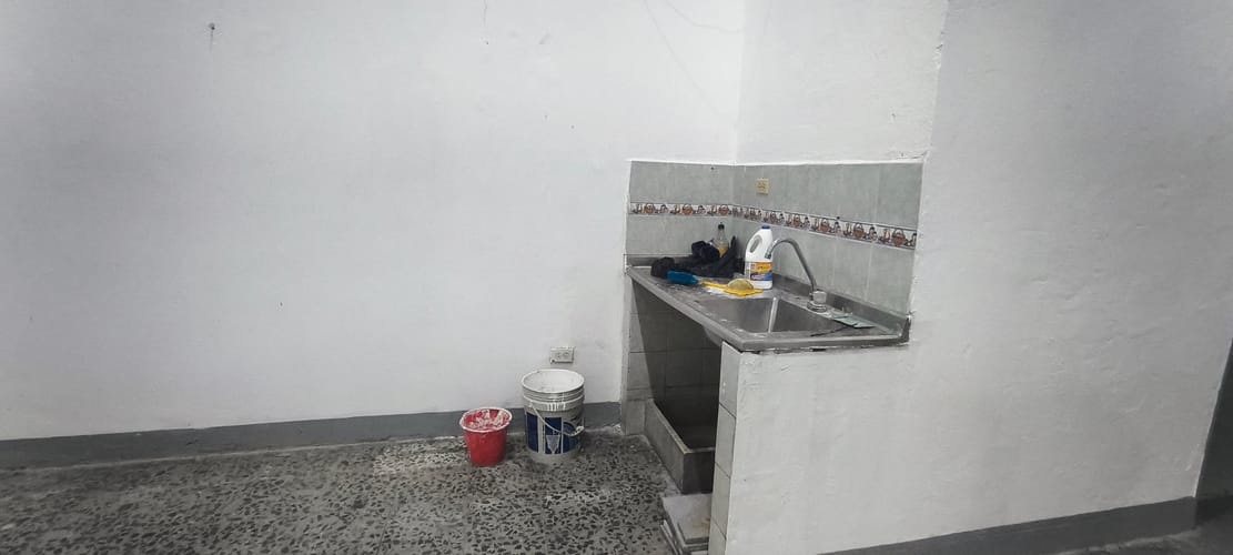 Bodega en arriendo en Conquistadores, Medellín, 175 m² · foto 8 de 12